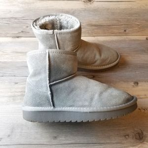 Cushionaire Hipster Suede Faux Shearling Lined Ankle Boot